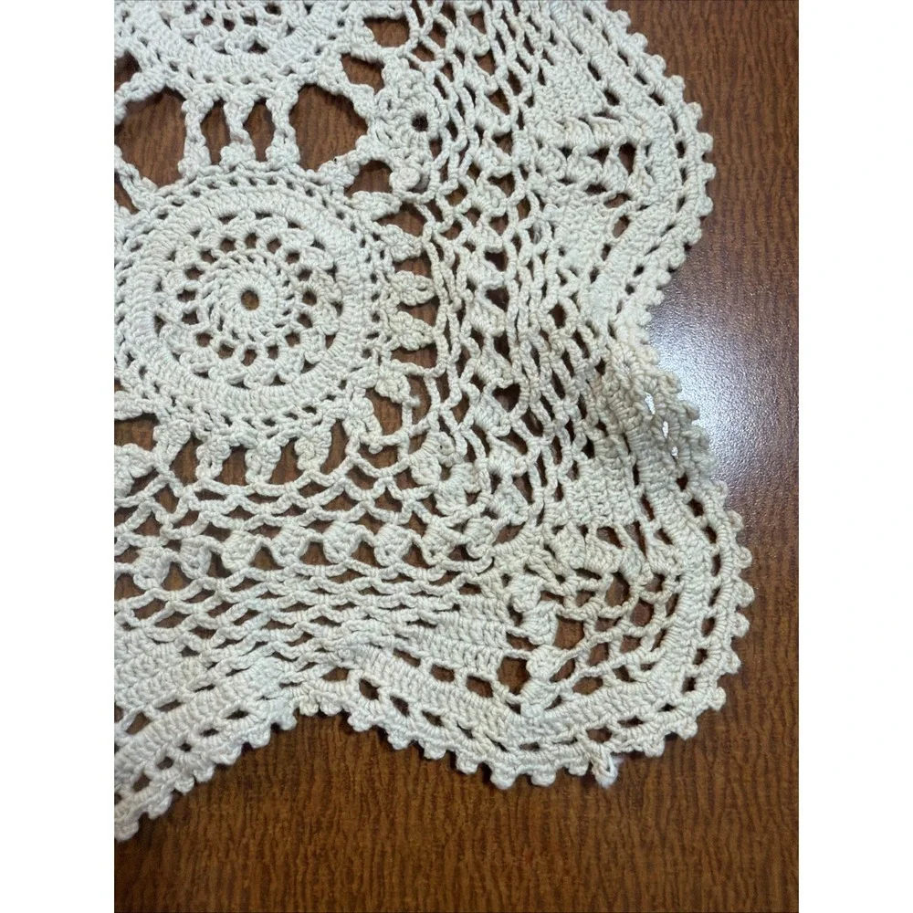 Vintage Crochet Kitchen Table Placemat Or Doily Beige Scalloped Edge 11 X 16.5